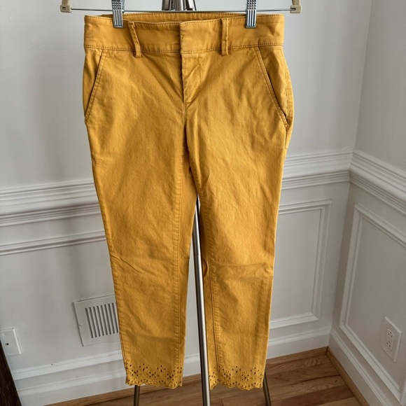 LOFT Mustard Cropped Chino Pants with Eyelet Hem Size 0 - Picture 1 of 7